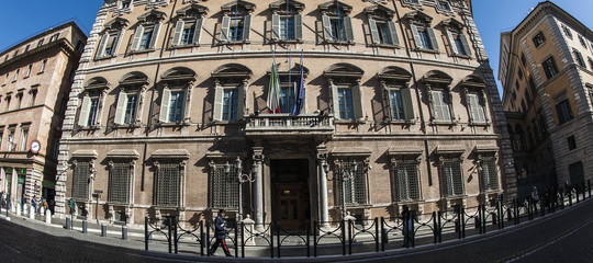 Legge elettorale il senato approva il disegno di legge sui collegi