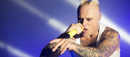 Trovato morto in casa il cantante dei prodigy keith flint si sarebbe tolto la vita