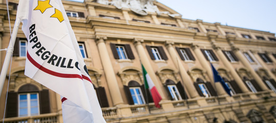 La mail con cui il m s chiede agli eletti un contributo di euro entro venerdi