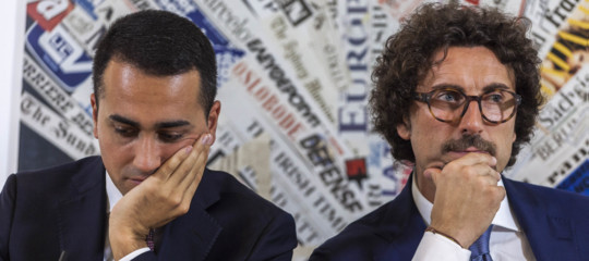 Migranti oltre a salvini indagati conte di maio e toninelli per la sea watch