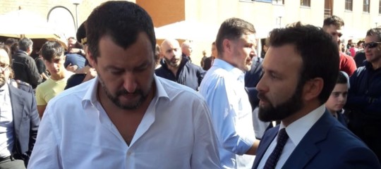 Perche facebook non ha potuto rimuovere il post di morisi con salvini e il mitra