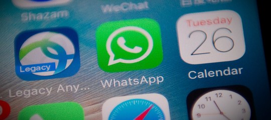 Se non lavete ancora fatto e ora di proteggere whatsapp dal software spia