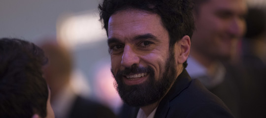 Un sondaggio su facebook sta creando un po di imbarazzo a dino giarrusso