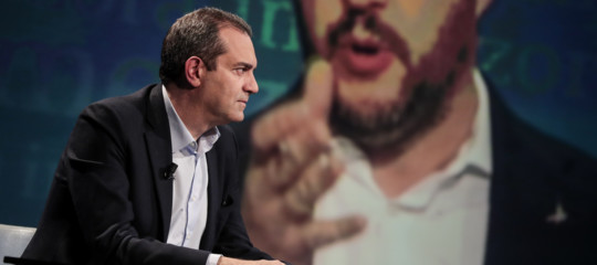 De magistris chiede al m s di rompere con salvini e allearsi con lui
