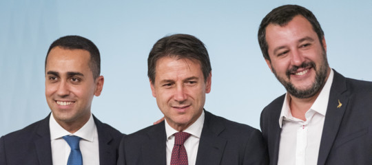 Il governo cerca il rilancio partendo da un vertice a tre