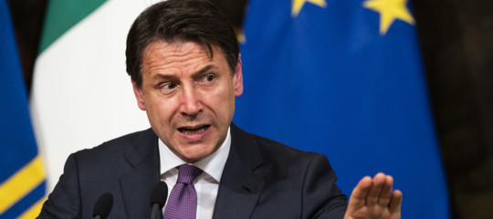 Ue conte litalia non deve scusarsi non porto il cappello in mano