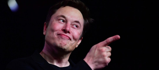 La nuova sfida di elon musk e un sensore nel cervello per aiutare i paraplegici