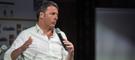 Renzi accusa il pd per la gestione della crisi dei migranti