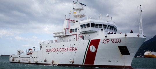 Salvini autorizza lo sbarco dei migranti dalla gregoretti