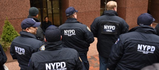 Siate divertenti e usate gli emoji la strategia social della polizia di new york