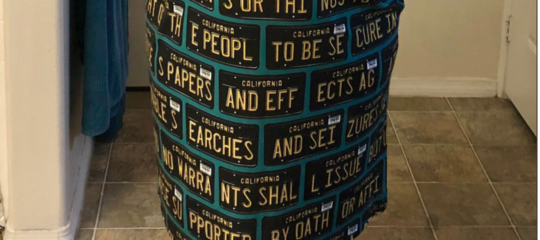 Gli abiti progettati per confondere le telecamere di sorveglianza