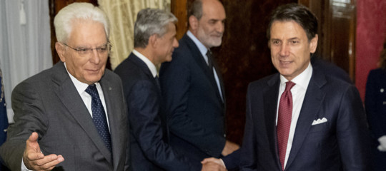 Mattarella avvia il sondaggio tra i partiti dopo la crisi la diretta dal quirinale