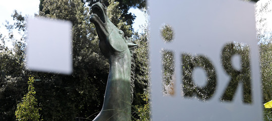 Caso sanfilippo la rai valuta di sospenderlo per il post su salvini