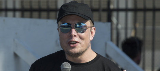 Elon musk vuole una sua assicurazione per i proprietari delle tesla