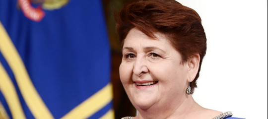 Teresa bellanova ha risposto alle critiche social sul suo look e sul titolo di studio