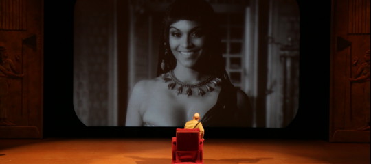 Alla scala arriva un giulio cesare in egitto molto moderno