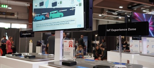 Allo smau lo smartphone g di zte e il tracker per non perdere valigie e persone