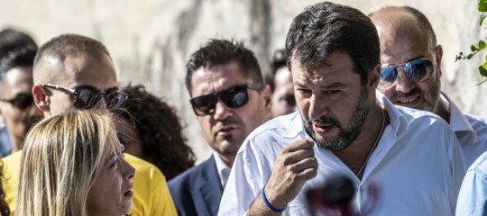 Salvini e meloni contro fioramonti il crocefisso in aula non si tocca