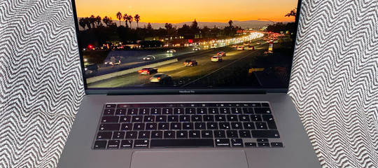 Apple ha presentato il nuovo macbook pro da pollici