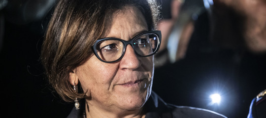 La trenta ha rinunciato allalloggio del marito