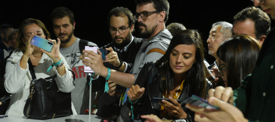 Solo l degli italiani non usa lo smartphone per andare su internet